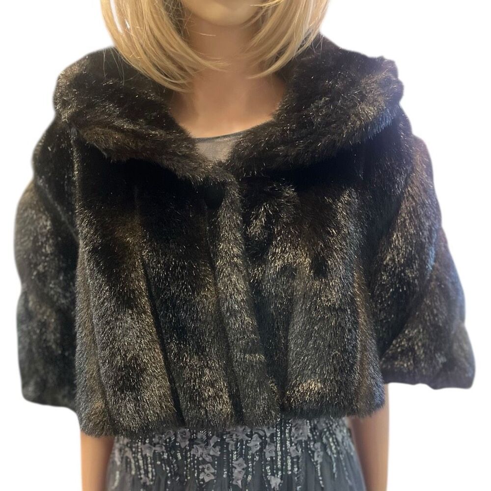 Kathleen for Sweet Herb Vintage Brown Faux Fur Shrug One‎ Size Button